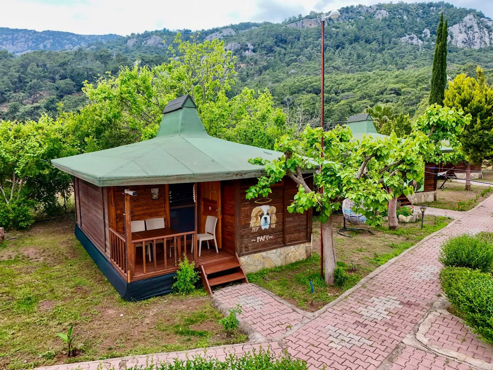 Bahçe ve tesis – Likya Yanartaş Bungalows