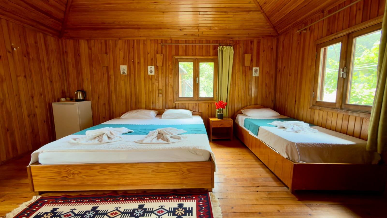 3 Kişilik Odalarımız – Likya Yanartaş Bungalows